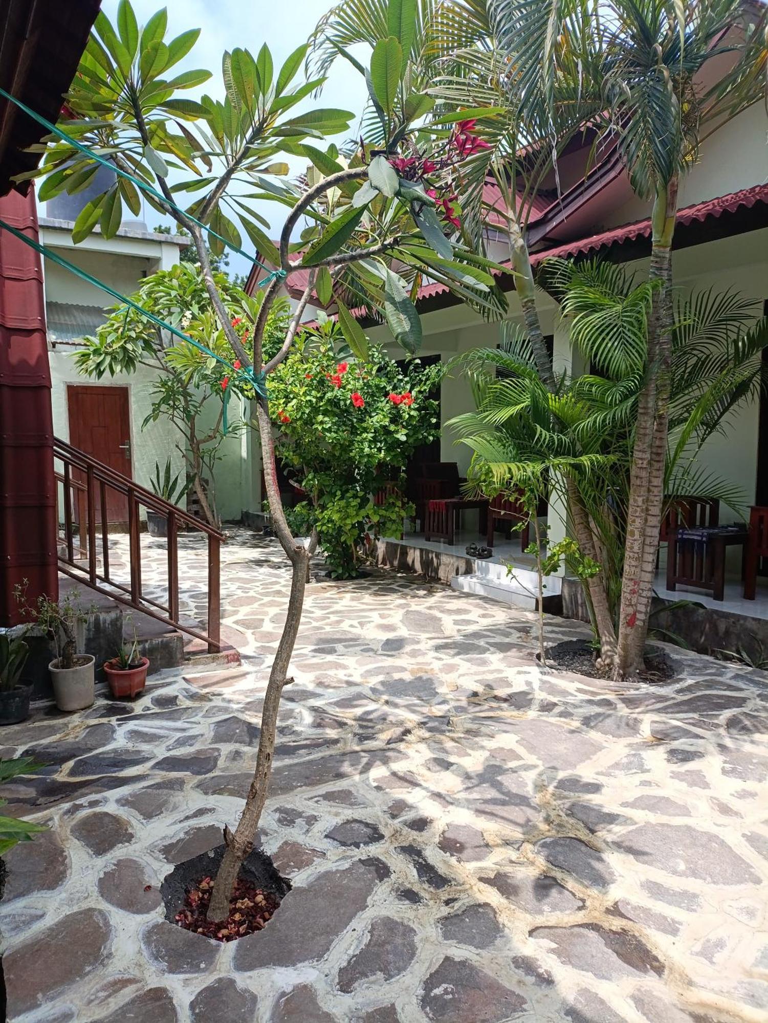 Gili Mesari Cottages & Homestay Джили Трауанган Екстериор снимка
