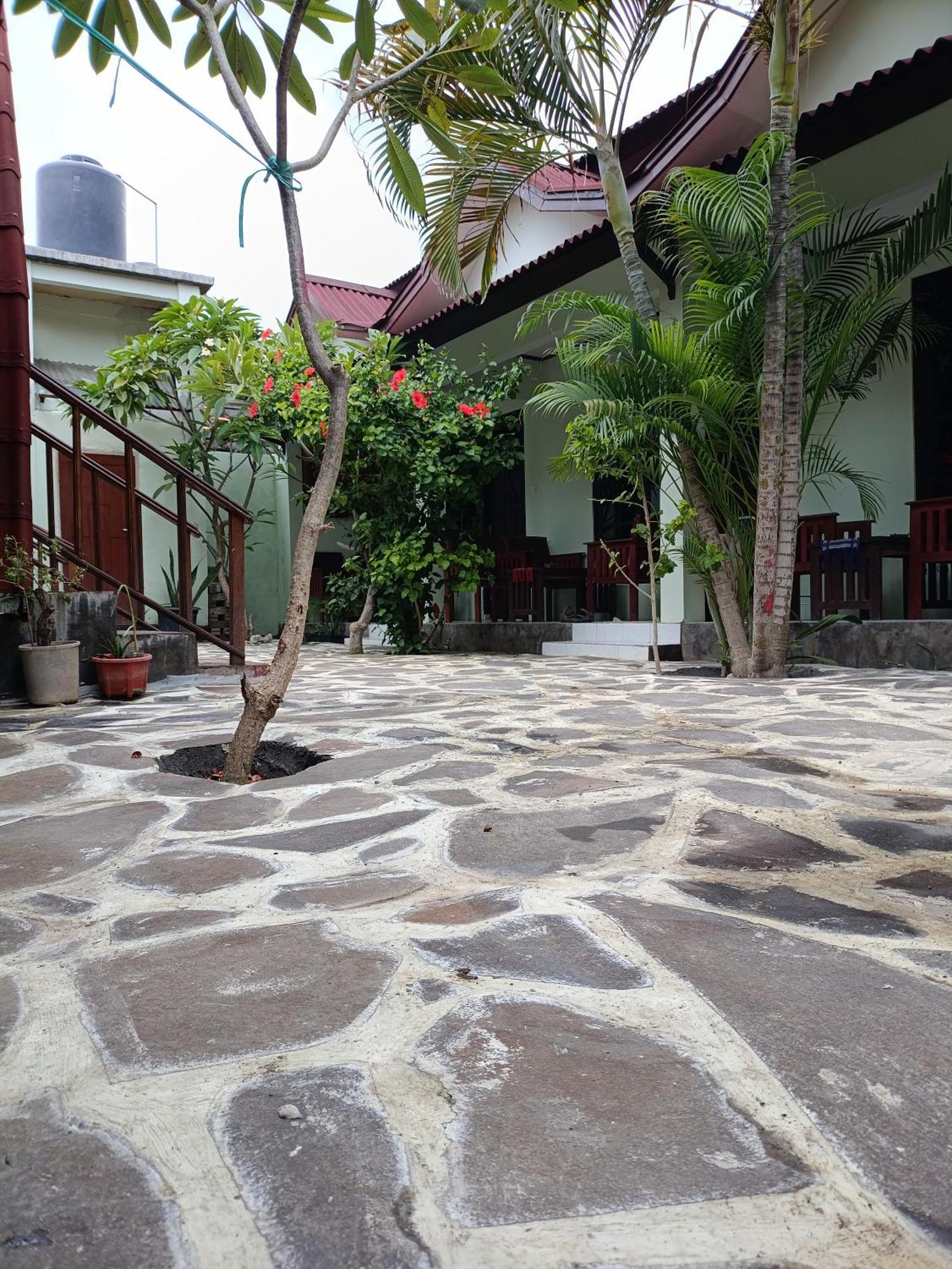 Gili Mesari Cottages & Homestay Джили Трауанган Екстериор снимка
