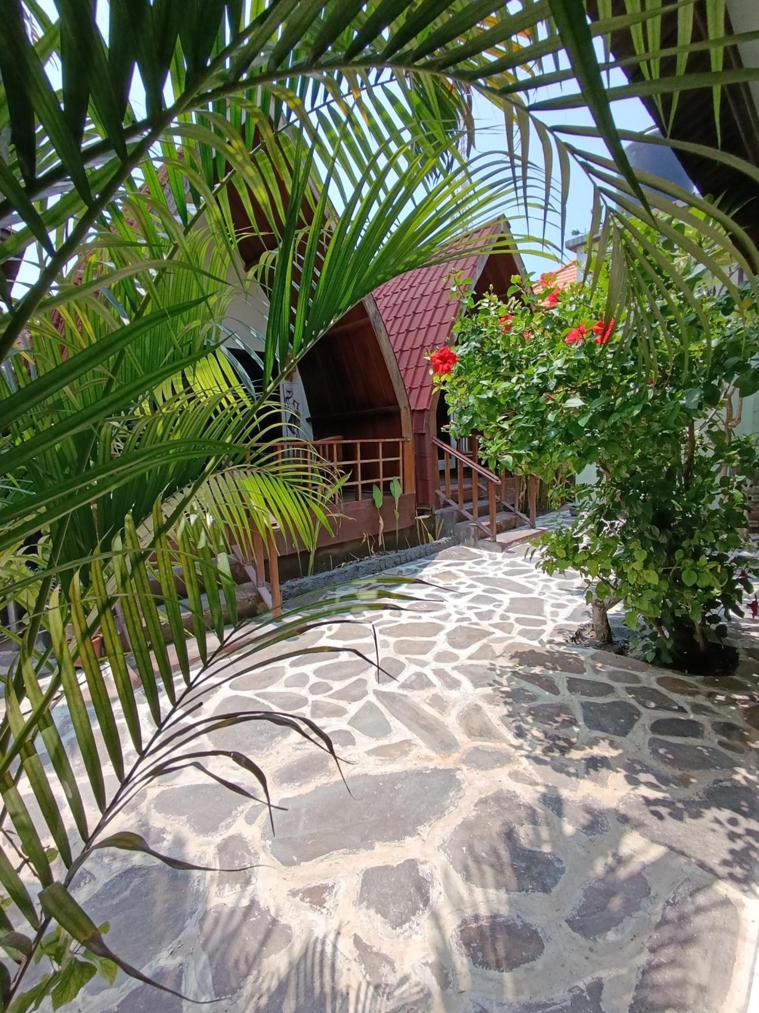 Gili Mesari Cottages & Homestay Джили Трауанган Екстериор снимка