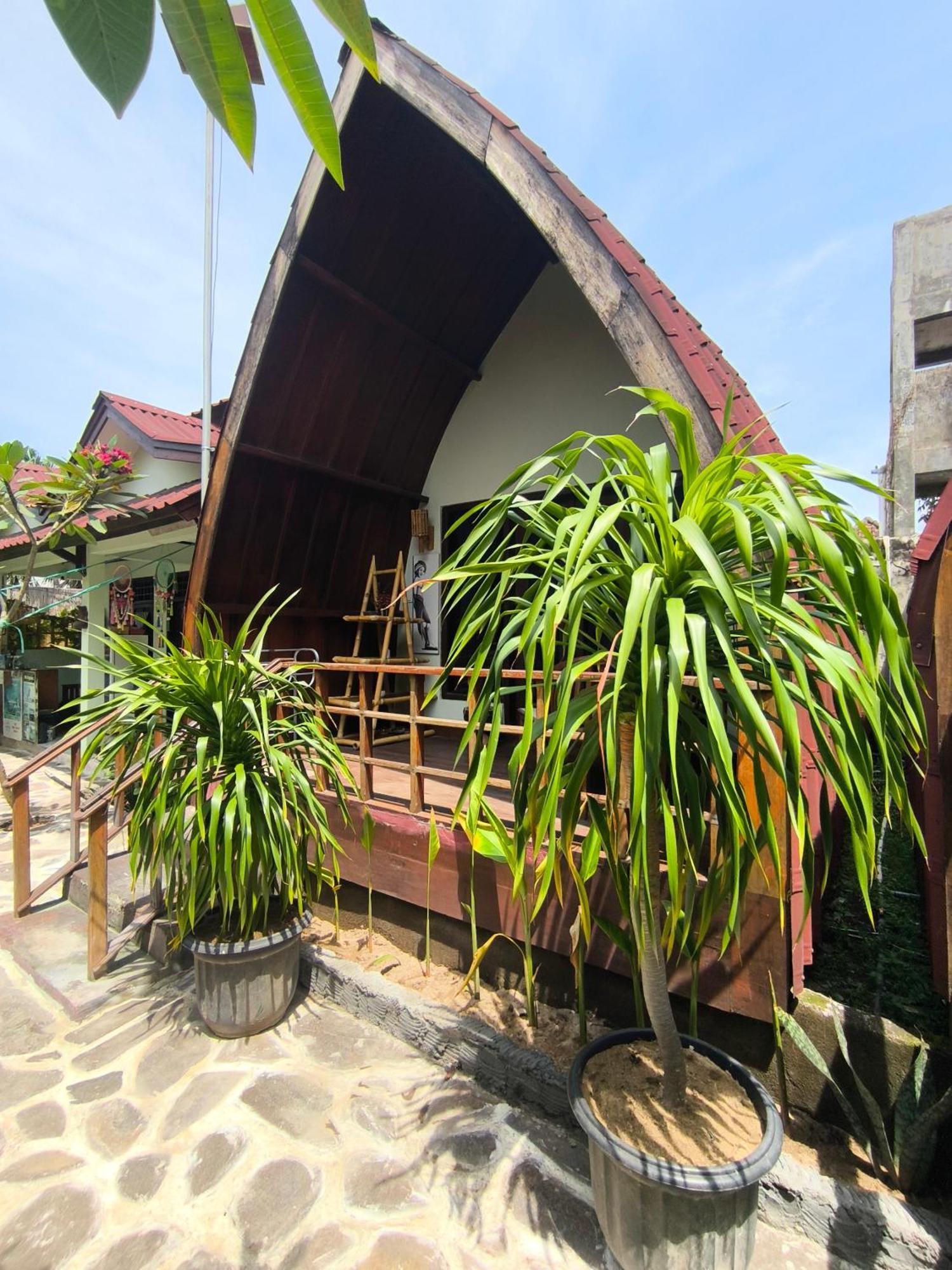 Gili Mesari Cottages & Homestay Джили Трауанган Екстериор снимка